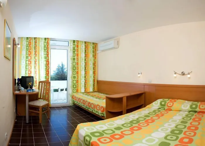 Compass ホテル 4*