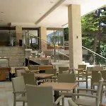 فندق Compass 4*