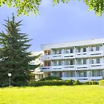 Compass 4*