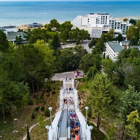 Ξενοδοχείο Compass 4*